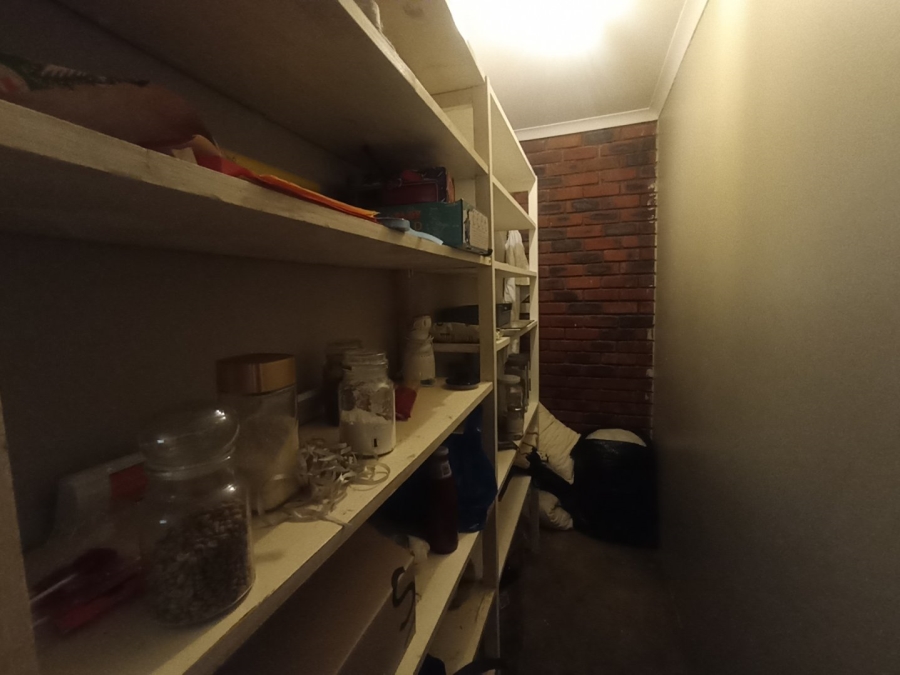 To Let 3 Bedroom Property for Rent in Kannoniers Park North West